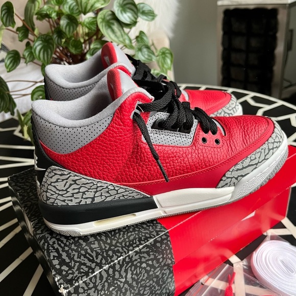 Air Jordan 3 Retro SE Fire Red Cement Grey Basketball Shoes - Picture 4 of 16
